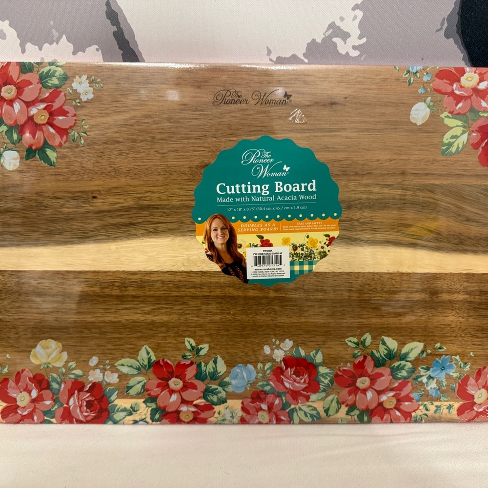 Pioneer Woman cutting board